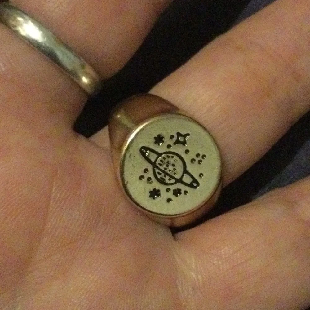 NEW Saturn Signet Ring - Picture 3 of 6